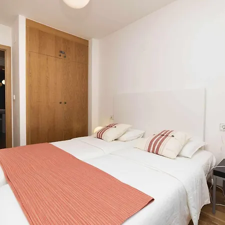 Casa Eguzkilore By Bevalle Escarrilla